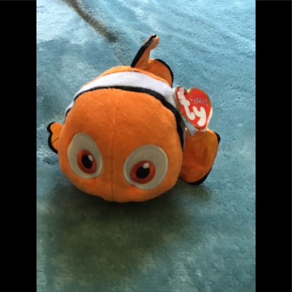 stuffed nemo toy